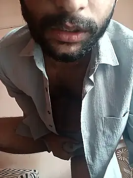 Vignesh3246 online show from January 2026 05:01:02 AM