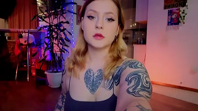 Snapshot of LinaQik chatting on November 2025 05:37:02 PM LinaQik online show from November 2025 05:37:02 PM