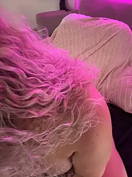 Snapshot of CurvyAnonymousGirl89 chatting on October 2025 06:30:01 PM CurvyAnonymousGirl89 online show from October 2025 06:30:01 PM