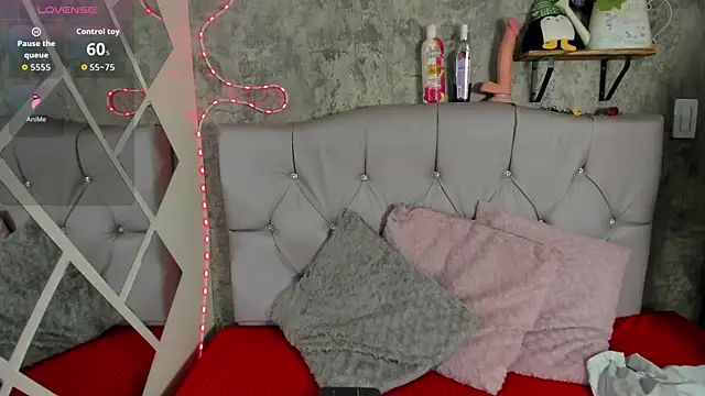 Snapshot of Megan_sophia2 chatting on September 2025 03:45:02 PM Megan sophia2 online show from September 2025 03:45:02 PM