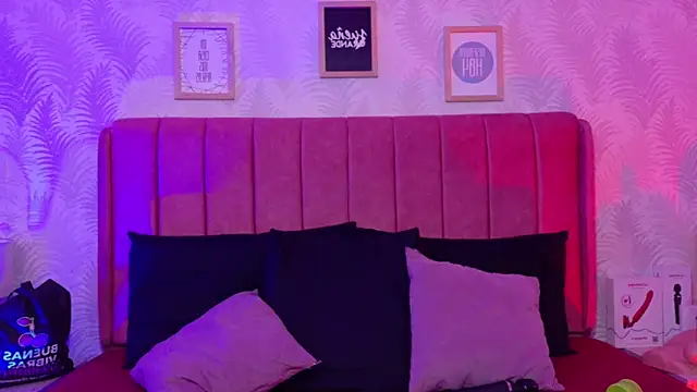 natacha  black  online show from March 2026 09:59:01 PM