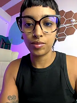 LollaByer online show from October 2025 08:18:01 PM