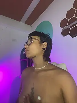 LollaByer online show from November 2025 09:05:02 PM