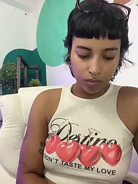 LollaByer online show from November 2025 09:04:01 PM