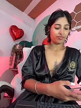 LollaByer online show from February 2026 09:33:01 PM