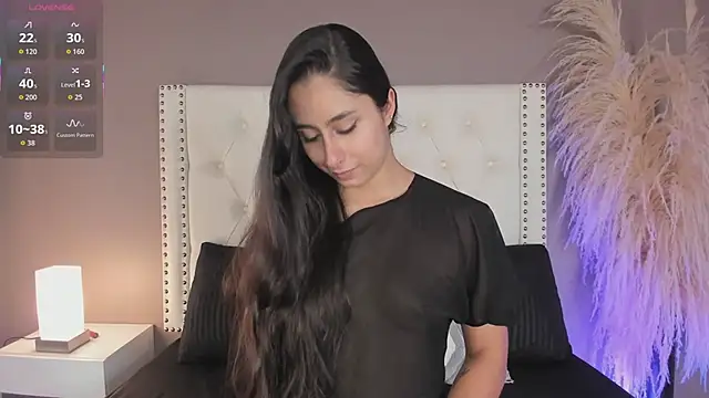 Snapshot of Julia_Martinez_ chatting on June 2026 04:15:01 PM Julia Martinez online show from June 2026 04:15:01 PM