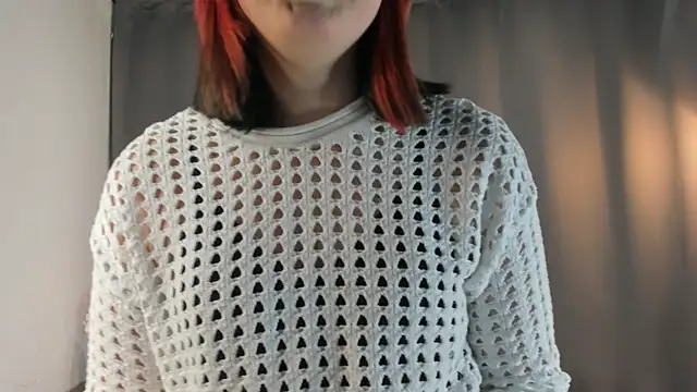 Snapshot of EdlaHatter chatting on December 2024 03:11:02 PM EdlaHatter online show from December 2024 03:11:02 PM