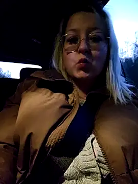 Snapshot of Lillyloo_ chatting on March 2025 05:50:02 PM Lillyloo online show from March 2025 05:50:02 PM