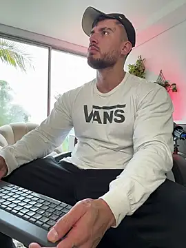 DimitriSullivan  online show from December 2025 01:42:01 PM