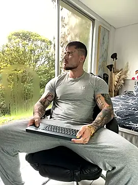 DimitriSullivan  online show from January 2026 01:05:01 PM