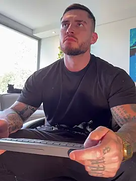 DimitriSullivan  online show from April 2026 01:18:01 PM