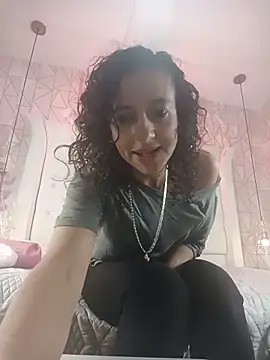 Snapshot of AriannaRussell_ chatting on May 2026 12:45:01 PM AriannaRussell online show from May 2026 12:45:01 PM