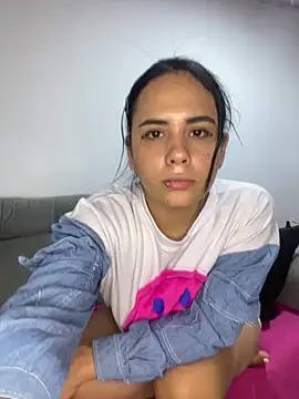 Leyna Kenet online show from March 2025 03:34:02 AM