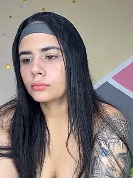 Leyna Kenet online show from May 2026 07:15:01 PM