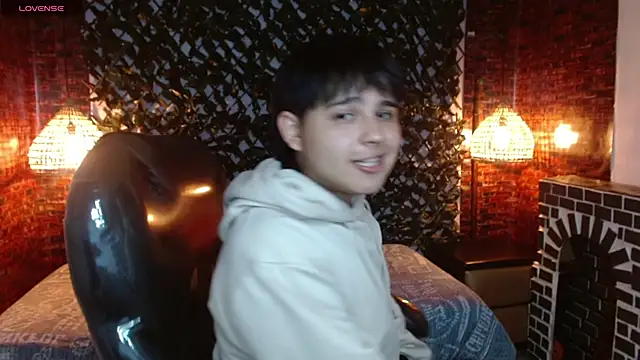 Snapshot of AndrewPherson chatting on January 2025 12:52:02 PM AndrewPherson online show from January 2025 12:52:02 PM