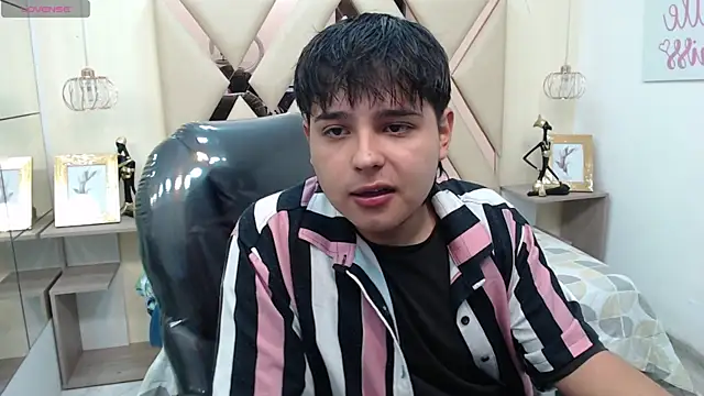 Snapshot of AndrewPherson chatting on January 2025 12:42:02 PM AndrewPherson online show from January 2025 12:42:02 PM