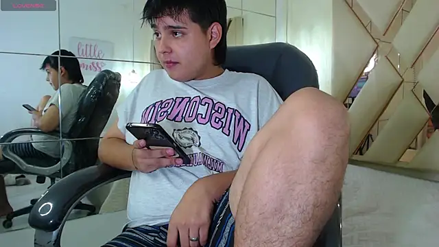 Snapshot of AndrewPherson chatting on January 2025 05:21:01 PM AndrewPherson online show from January 2025 05:21:01 PM