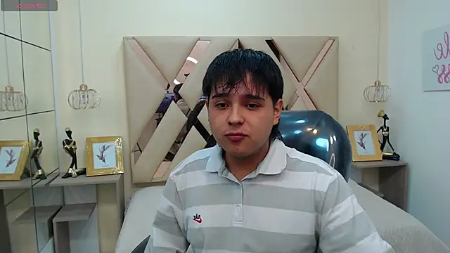 Snapshot of AndrewPherson chatting on January 2025 01:03:02 PM AndrewPherson online show from January 2025 01:03:02 PM