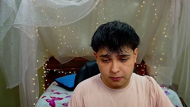 Snapshot of AndrewPherson chatting on March 2025 12:17:01 PM AndrewPherson online show from March 2025 12:17:01 PM