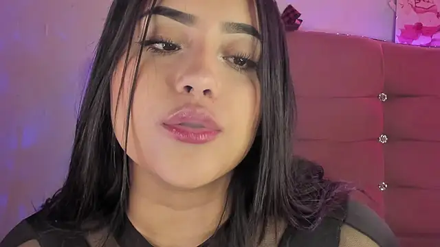 Snapshot of male_couper chatting on January 2025 03:18:02 PM male couper online show from January 2025 03:18:02 PM