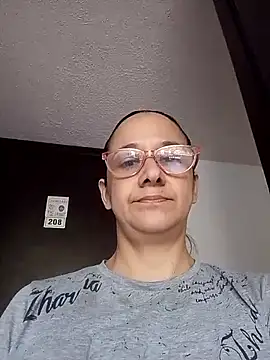 Snapshot of nicolle_milf1978 chatting on April 2026 01:31:02 PM nicolle milf1978 online show from April 2026 01:31:02 PM