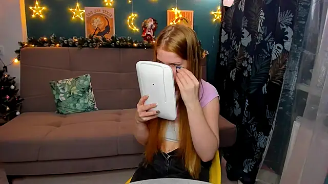 Xloe Queen online show from December 2024 03:00:01 PM