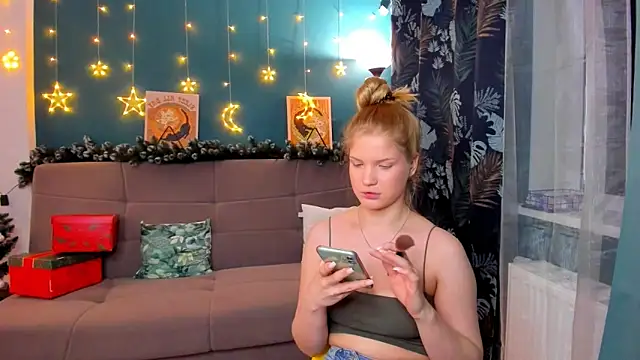 Xloe Queen online show from December 2024 02:22:02 PM