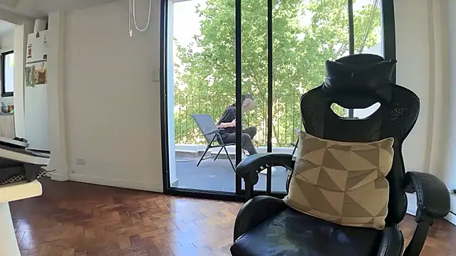 Den BlueXx online show from October 2025 06:53:02 PM