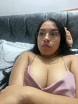 Snapshot of Alice_taylor1_ chatting on January 2025 01:42:02 AM Alice taylor1 online show from January 2025 01:42:02 AM