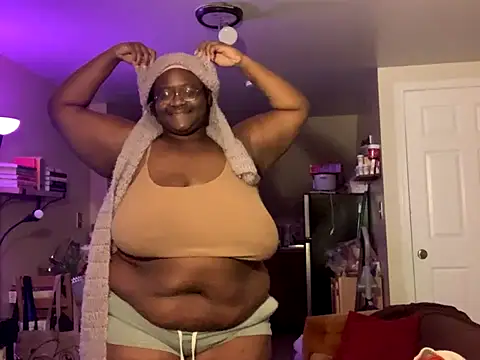 BigKittyRaven online show from December 2024 07:05:01 AM