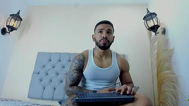 Snapshot of bruno_miller_ chatting on May 2026 09:32:02 PM bruno miller online show from May 2026 09:32:02 PM