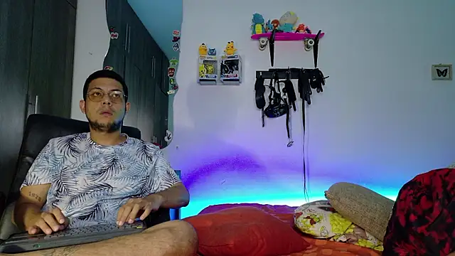 Nymphobuddies online show from March 2026 10:36:01 PM