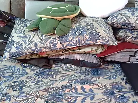 Unique emy online show from December 2025 04:35:01 PM