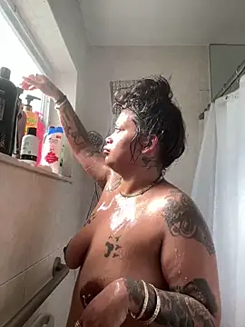 Snapshot of shyfr34k chatting on January 2025 06:10:01 PM shyfr34k online show from January 2025 06:10:01 PM