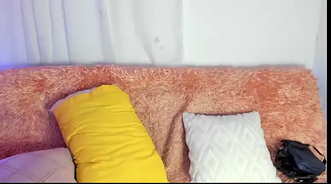 Snapshot of alessandro_2005 chatting on February 2025 10:21:02 PM alessandro 2005 online show from February 2025 10:21:02 PM