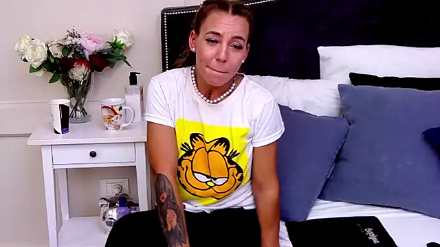 Snapshot of KatyNolan chatting on January 2025 12:11:02 PM KatyNolan online show from January 2025 12:11:02 PM