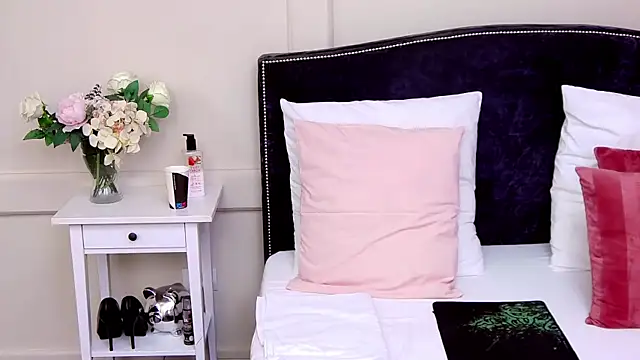 Snapshot of KatyNolan chatting on February 2025 03:12:02 AM KatyNolan online show from February 2025 03:12:02 AM