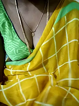 Snapshot of Cute-chinny chatting on January 2025 03:26:01 PM Cute-chinny online show from January 2025 03:26:01 PM