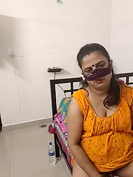 Snapshot of Cute-manisha chatting on October 2025 04:01:01 AM Cute-manisha online show from October 2025 04:01:01 AM