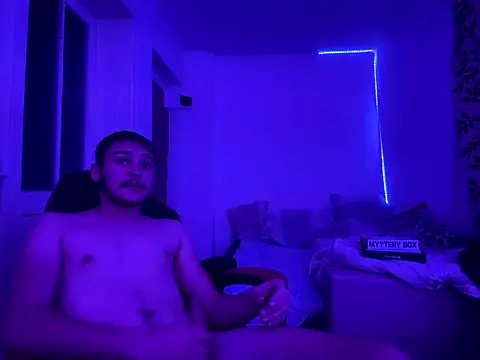 Snapshot of Dimi04113 chatting on December 2024 01:36:01 AM Dimi04113 online show from December 2024 01:36:01 AM