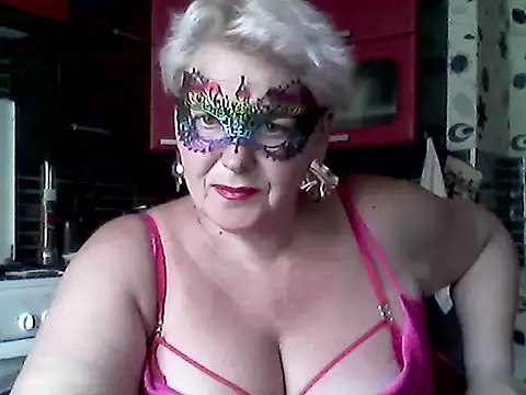 Snapshot of Lisa_Suzie chatting on June 2026 10:24:02 AM Lisa Suzie online show from June 2026 10:24:02 AM