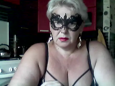 Snapshot of Lisa_Suzie chatting on June 2026 08:52:01 AM Lisa Suzie online show from June 2026 08:52:01 AM