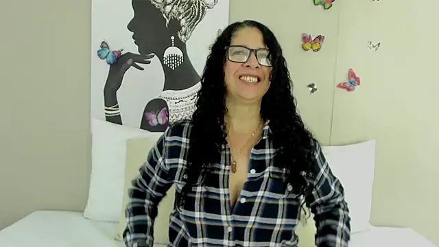 Adelesmithh online show from December 2025 11:37:01 AM