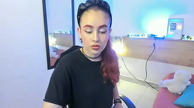 Snapshot of Emyli_rousse_ chatting on January 2025 02:04:01 PM Emyli rousse online show from January 2025 02:04:01 PM