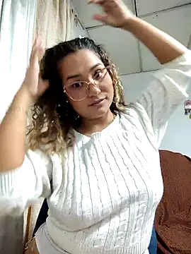 BrendaGirs online show from November 2025 04:40:01 AM