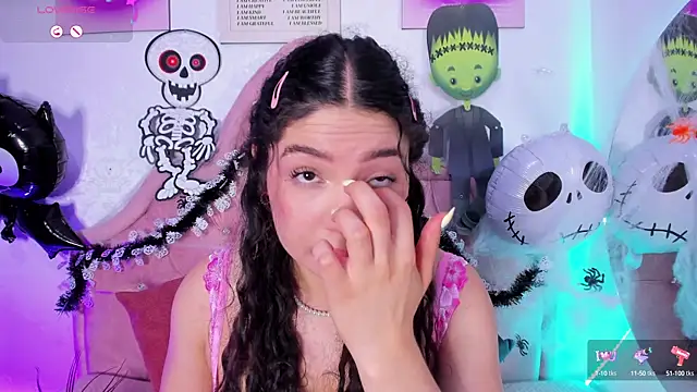 amandalee01 online show from October 2025 07:02:02 PM