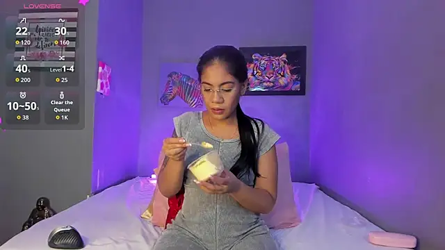 Snapshot of PammelaRoss1 chatting on November 2025 05:05:02 PM PammelaRoss1 online show from November 2025 05:05:02 PM