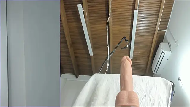 Snapshot of Lucy_carter_ chatting on November 2025 04:31:02 PM Lucy carter online show from November 2025 04:31:02 PM