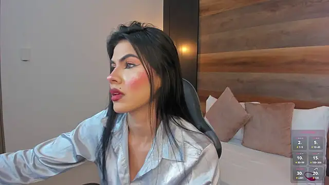 stephanya  online show from November 2025 07:13:02 PM