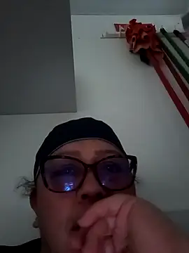 Darly Gomez online show from October 2025 07:58:01 PM